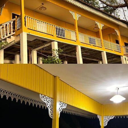 Kayangan Crystal Chalet Kampung Kuala Besut Exteriör bild