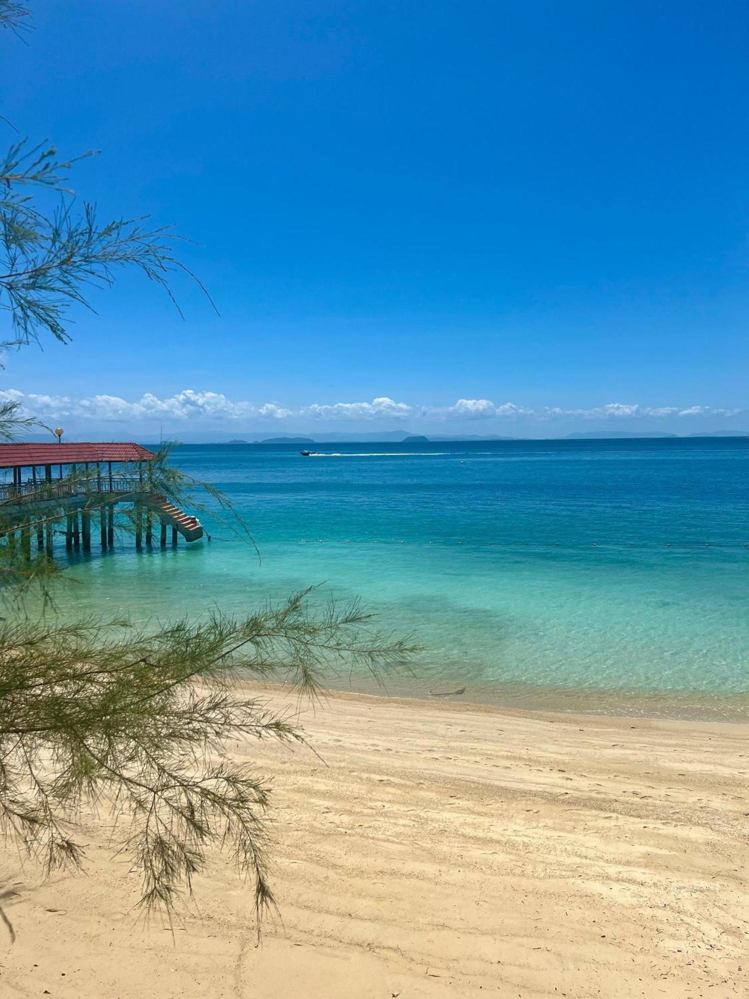 Kayangan Crystal Chalet Hotell Kampung Kuala Besut Exteriör bild